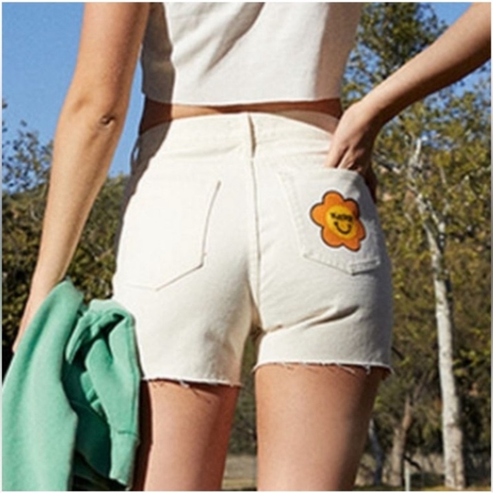 Playboy PacSun retro 90s high rise cut off denim shorts Daisy pocket size 24